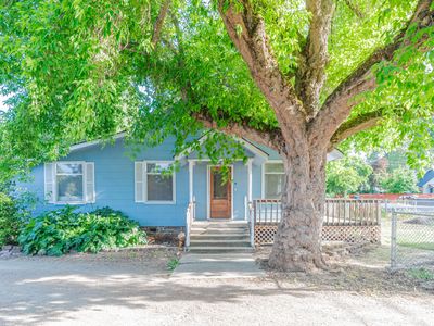 1833 S Peach St, Medford, OR, 97501