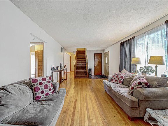 4th image of 315 E Le Moyne Ave