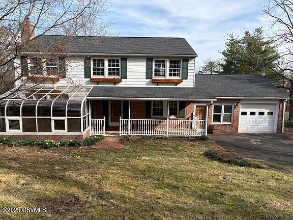 2nd image of 456 Hawthorne Dr