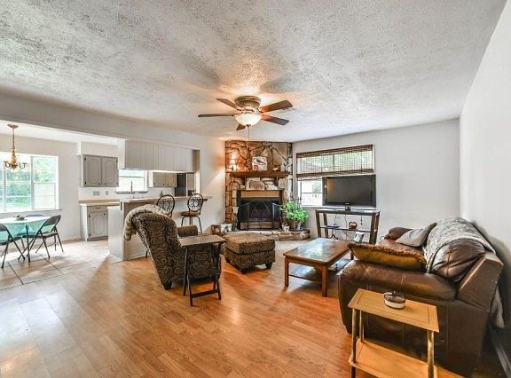2nd image of 361 Sherwood Dr