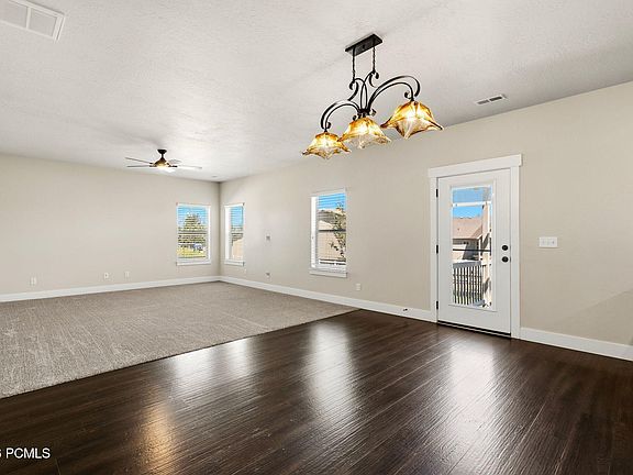 5th image of 270 Scenic Heights Rd