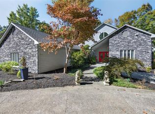 1740 Foxcliff Dr, Mebane, NC 27302