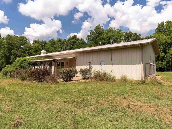 2 N Jungle Rd, Murphysboro, IL 62966