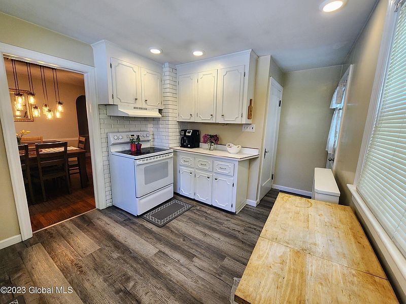 5th image of 622 Charles Street