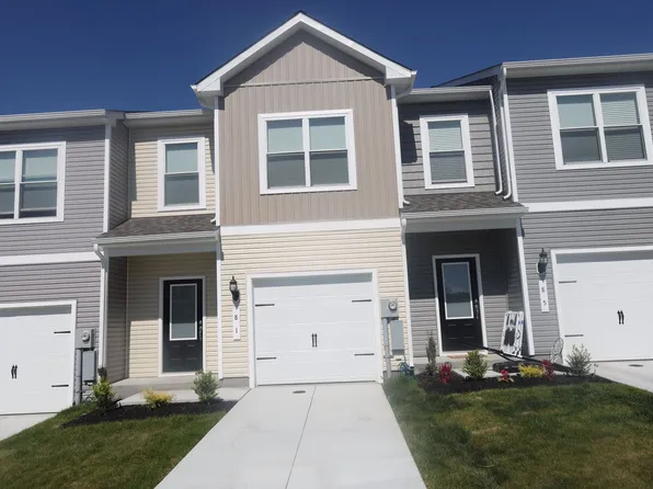 81 Cramsford St, Falling Waters, WV 25419