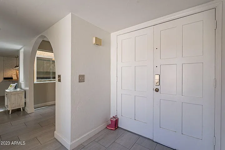 1011 N Cherry — Photo 3