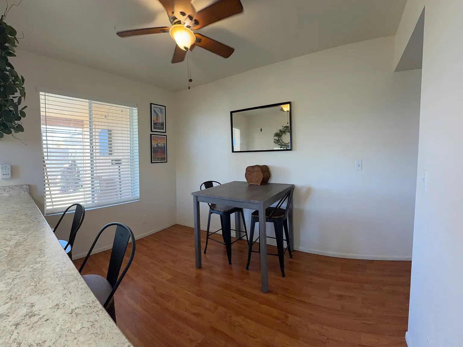 2 bed, 1.5 bath, 1300 sqft, $1,650 — Photo 4