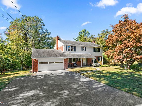 2nd image of 17404 Applewood Ln