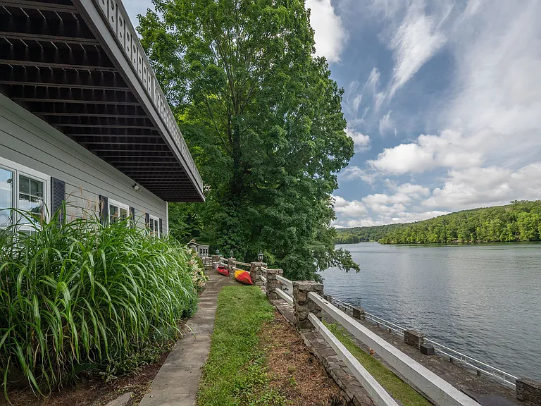 25 Terrace Dr — Photo 30