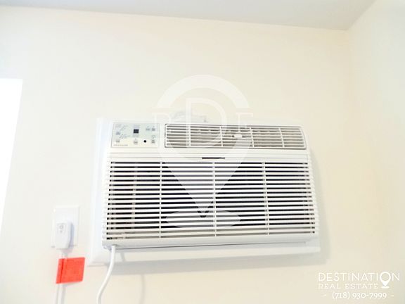 2nd image of 54 Wyckoff St