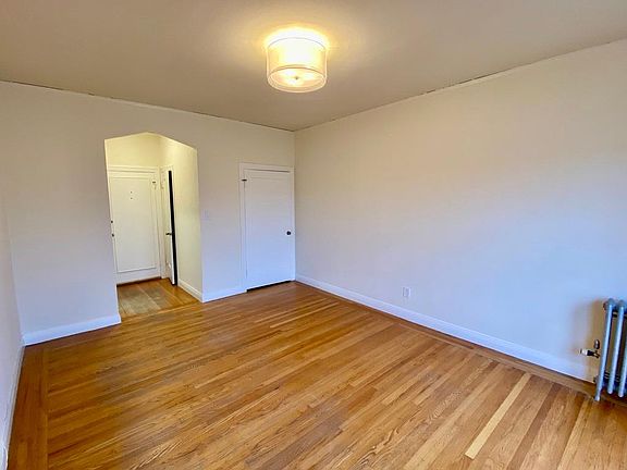 3rd image of 2715 Cabrillo St #303