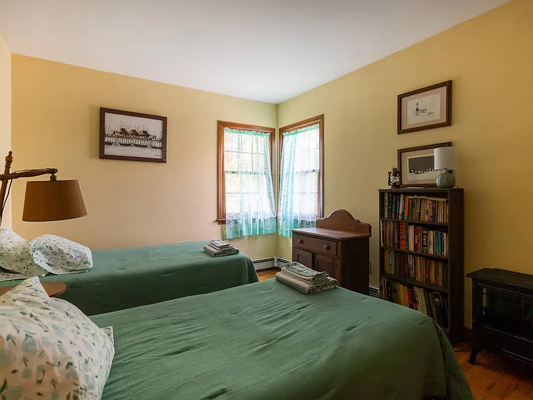 66 Hand Ln — Photo 8