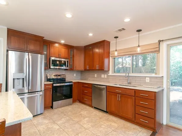 1553 Edgewater Dr, Virginia Beach, VA 23464