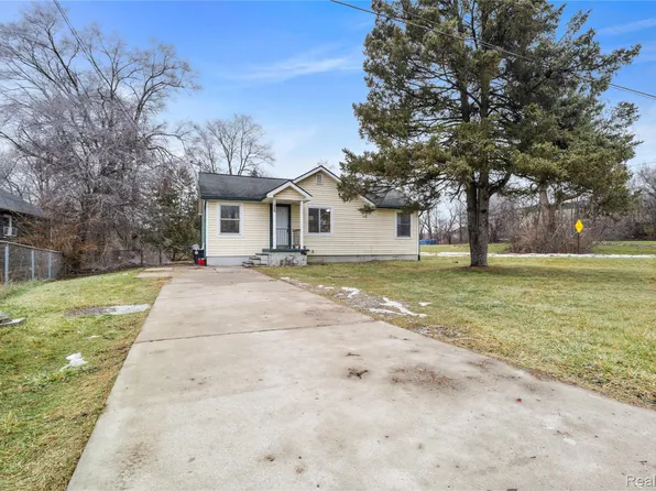 1457 Mitson Blvd, Flint, MI 48504