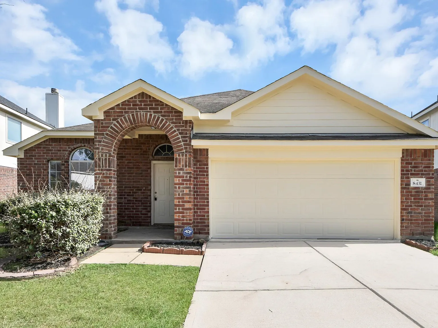 3 bed, 2.0 bath, 2110 sqft, $1,995 — Photo 1