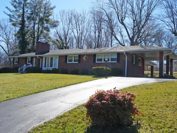 121 Clark St, Brookneal, VA 24528