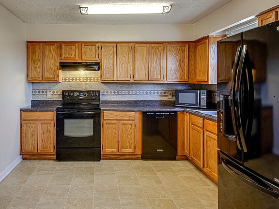2nd image of 2844 Desplane Dr
