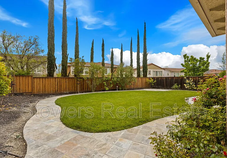 2512 Piccadilly Cir — Photo 40