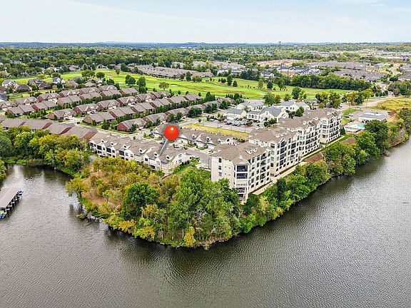 3rd image of 1024 Club View Dr #B301