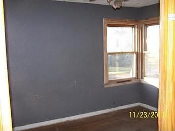 4th image of 711 N Sunset Ave