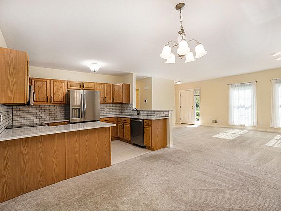 4th image of 5724 Hampshire Ln