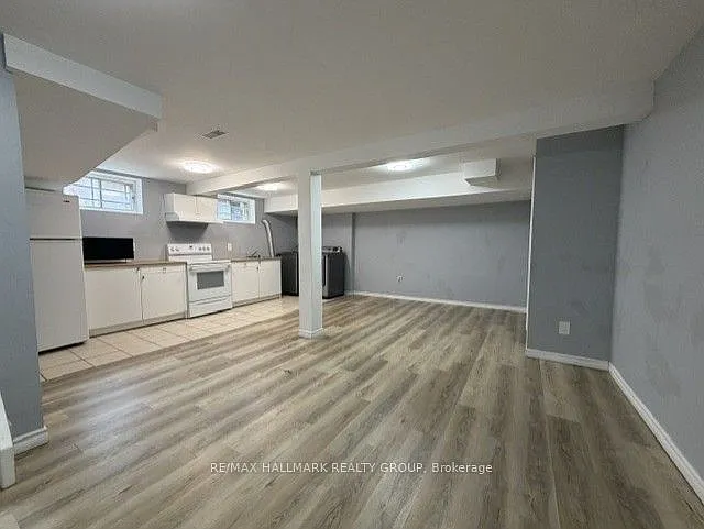 98 Donald St #2 — Photo 9