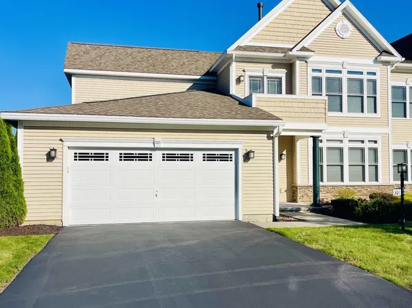 301 Lois Lane, Niskayuna, NY 12304