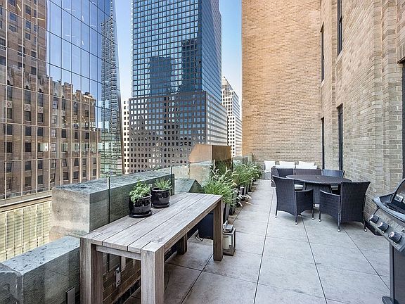 5th image of 100 Barclay St APT 14M
