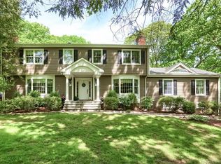 205 E Hunting Ridge Rd, Stamford, CT 06903