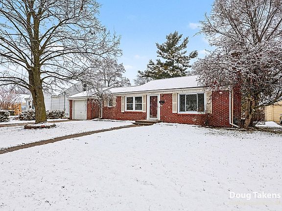 2nd image of 1047 Ellsmere St NE
