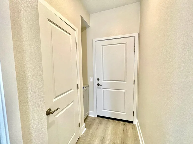 1692 Enterprise Dr — Photo 10