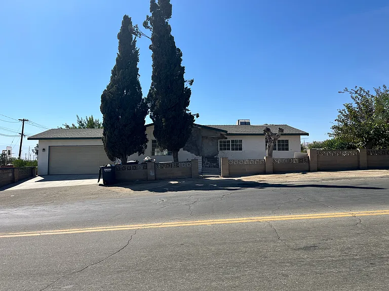 220 Adams St — Photo 10