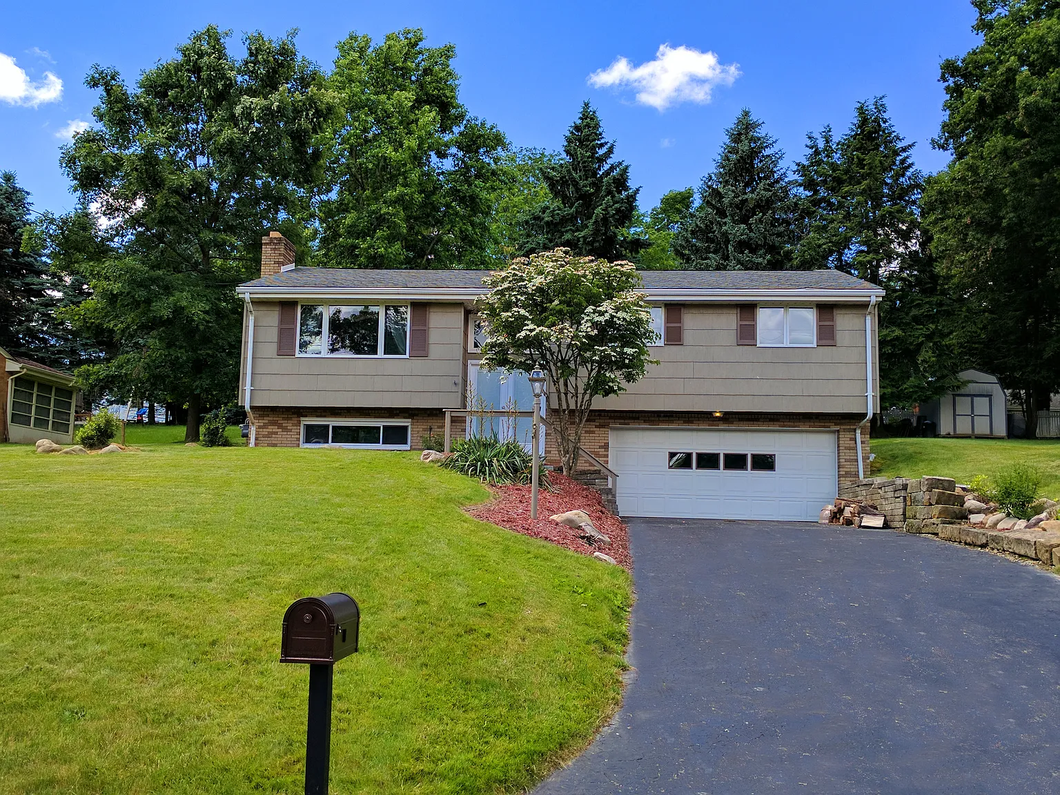 36 Green Crescent Dr photo 1