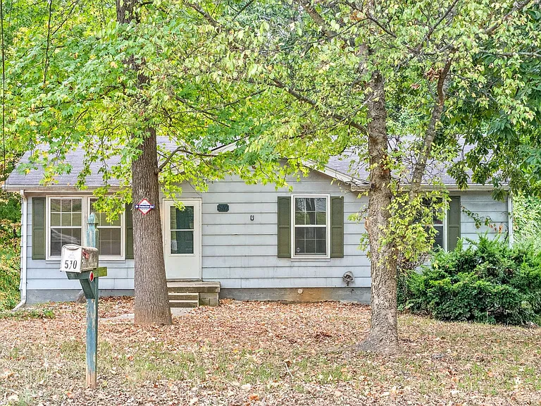 510 Aspen Dr — Photo 1
