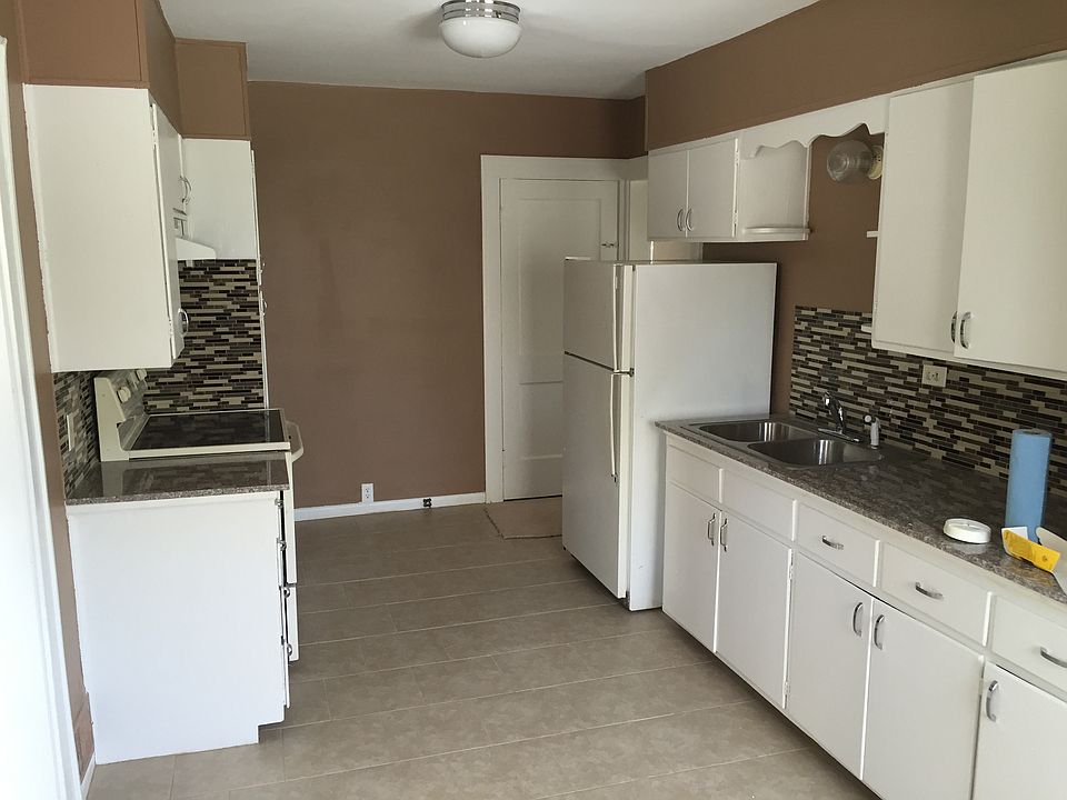 1st image of 2212 Park Dr