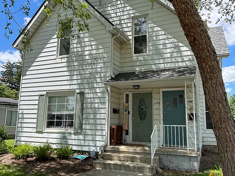 1394 1/2 Harrison St — Photo 1