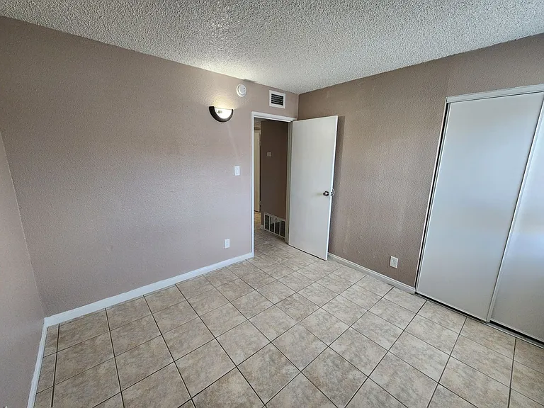 1705 Breckenwood Ct #1 — Photo 17
