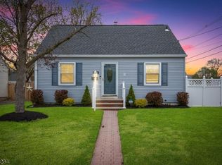 445 Lorraine Ave, Middlesex, NJ 08846