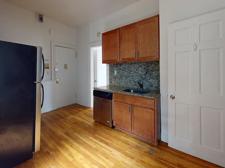 1443 York Ave #2B — Photo 7