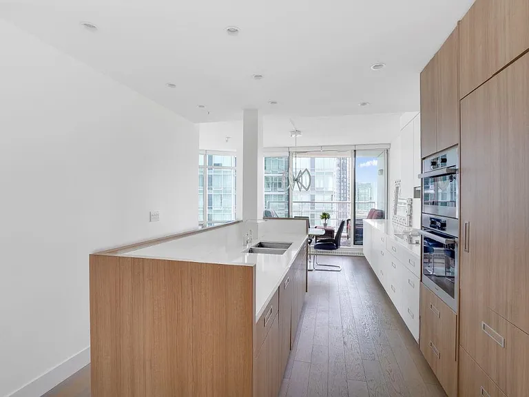 1200 Alberni St #2303 — Photo 3