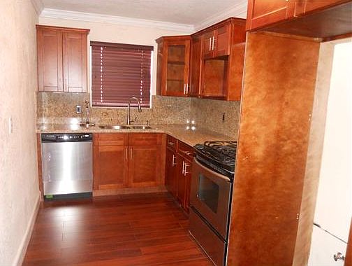 4th image of 826 Nottingham Blvd
