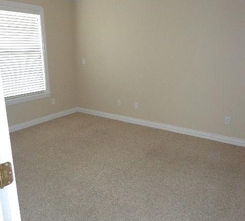 4th image of 350 Garden Lake Dr #2