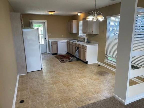 5th image of 205 Cape Point Ln