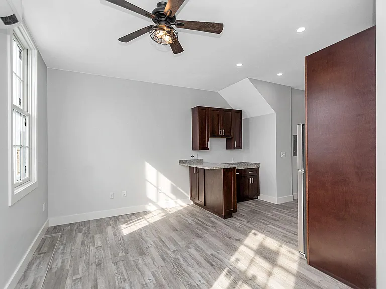 116 Fletcher St #11 — Photo 5