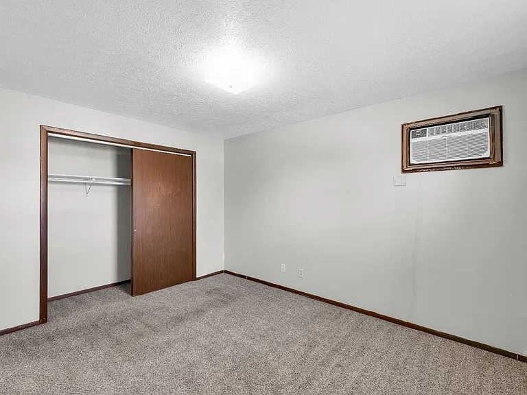 205 W Shelbourne Dr — Photo 19