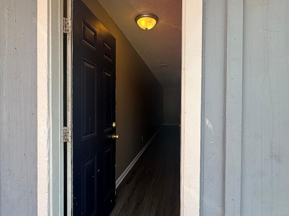1st image of 4725 Hoffman Rd #3