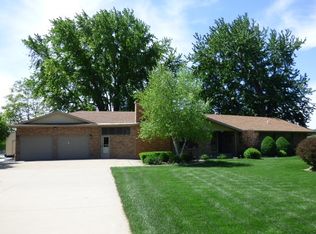 121 Pike St, Yankton, SD 57078