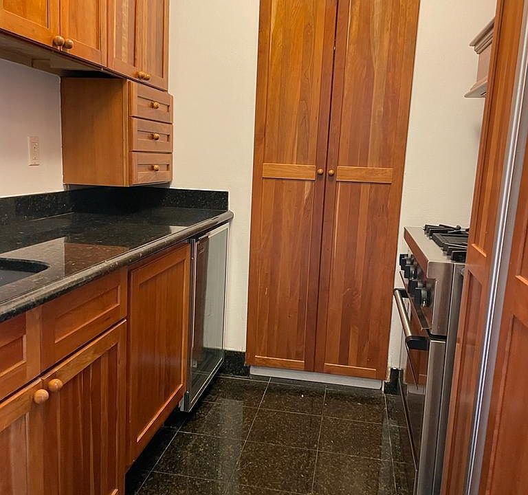 1st image of 200 E 69th St APT 9E