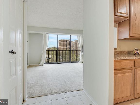 5th image of 2300 Pimmit Dr APT 1010