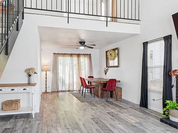2nd image of 875 Maplegrove Way